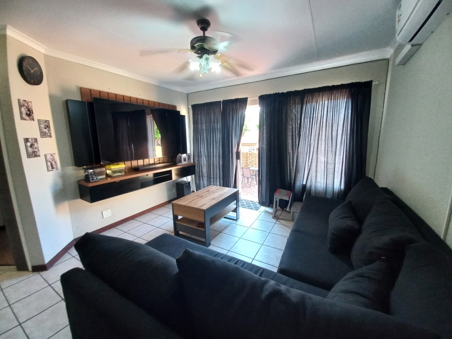 2 Bedroom Property for Sale in Safari Gardens North West